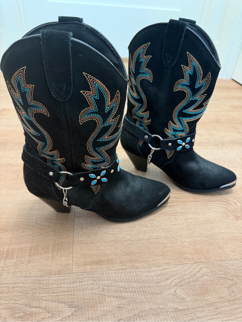 dingo Black Western Heeled Boots with Turquoise and Tan Stitching